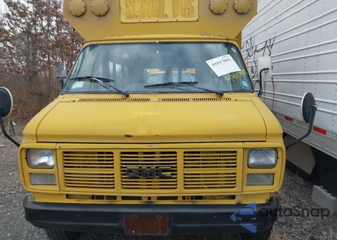 1987 GMC Rally Wagon / Van G3500 z USA, uszkodzony, nr VIN 1GDGG35K7H7508759